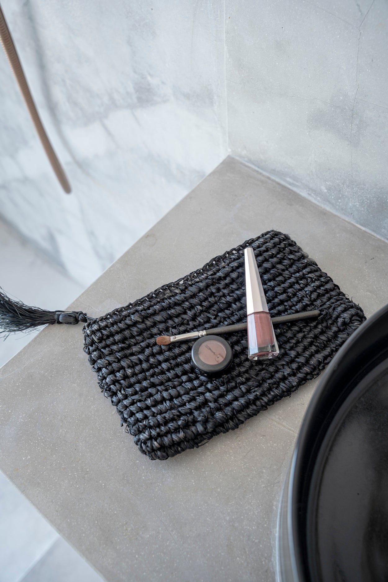 De Raffia Clutch met ritssluiting - Zwart - S