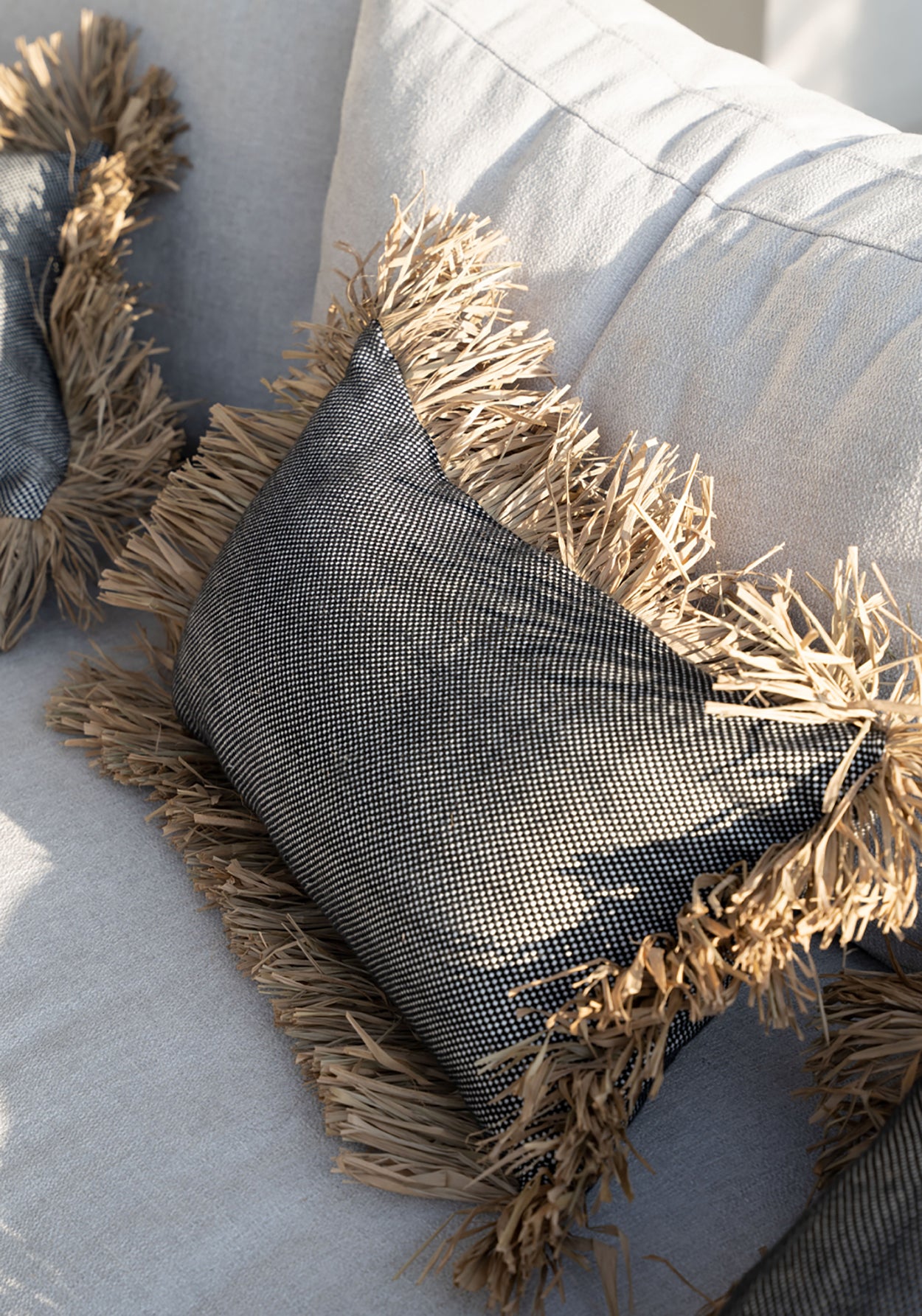 Bazar Bizar De Cotton Bonita Kussenhoes - Zwart Naturel - 30x50