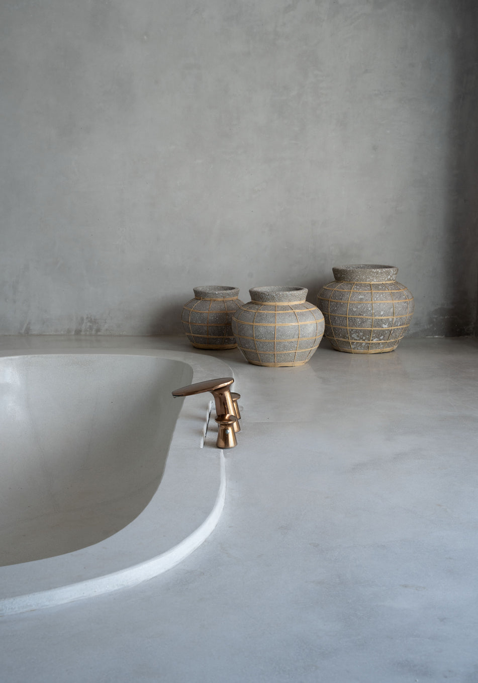 Bazar Bizar - De Belly Vaas - Beton Grijs Naturel - M