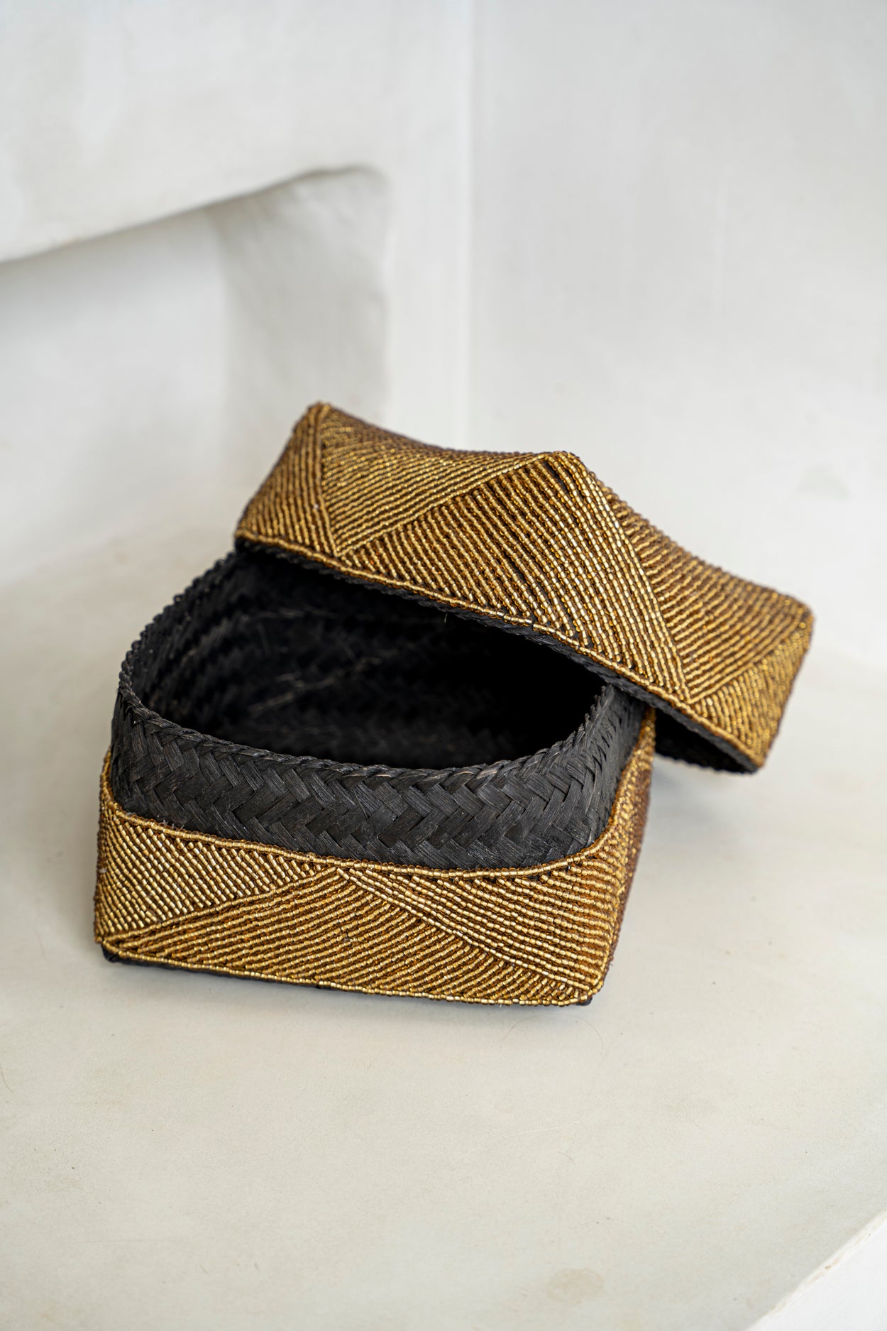 Bazar Bizar - De Balinese Offermand met Parels - Goud - Set van 3