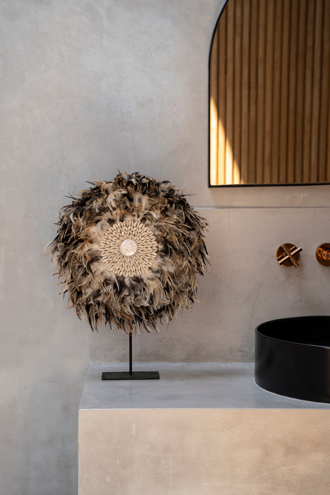 Bazar Bizar De Coastal Juju op Stand - Grijs Bruin
