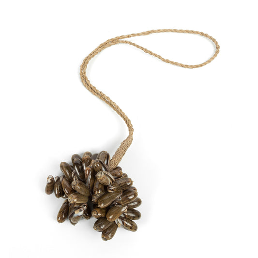 Bazar Bizar - De Brown Cowrie Shell Hangdecoratie