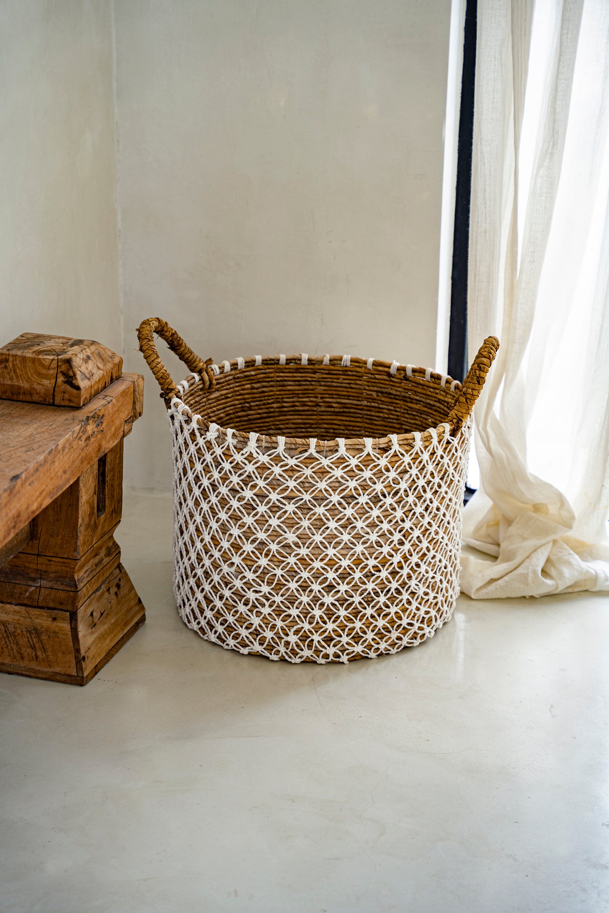 Bazar Bizar De Cross Stitched Macramé Mand - Naturel Wit - L