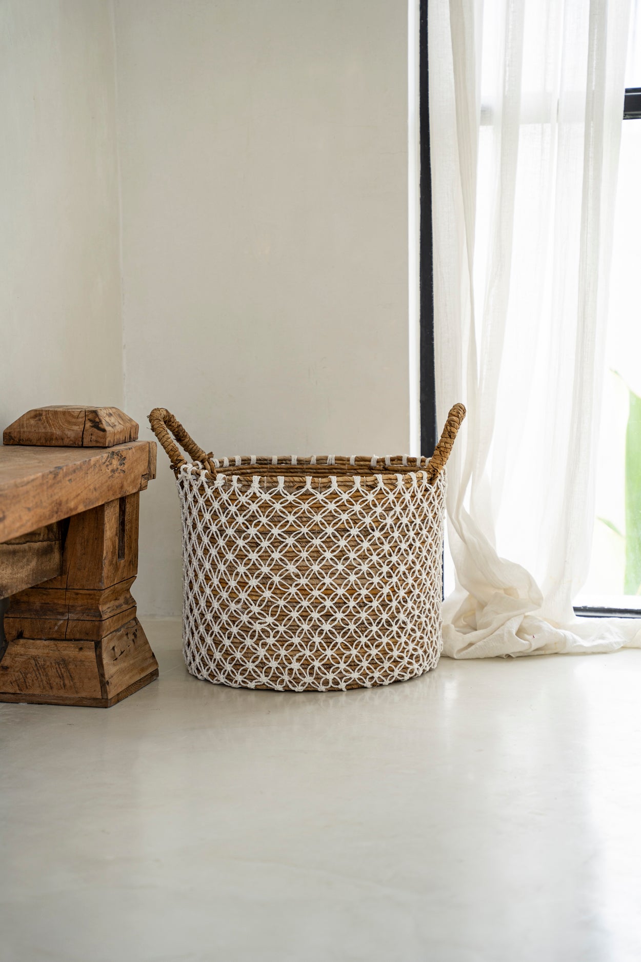 Bazar Bizar De Cross Stitched Macramé Mand - Naturel Wit - M