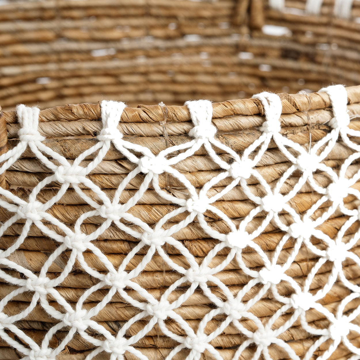 Bazar Bizar De Cross Stitched Macramé Mand - Naturel Wit - M