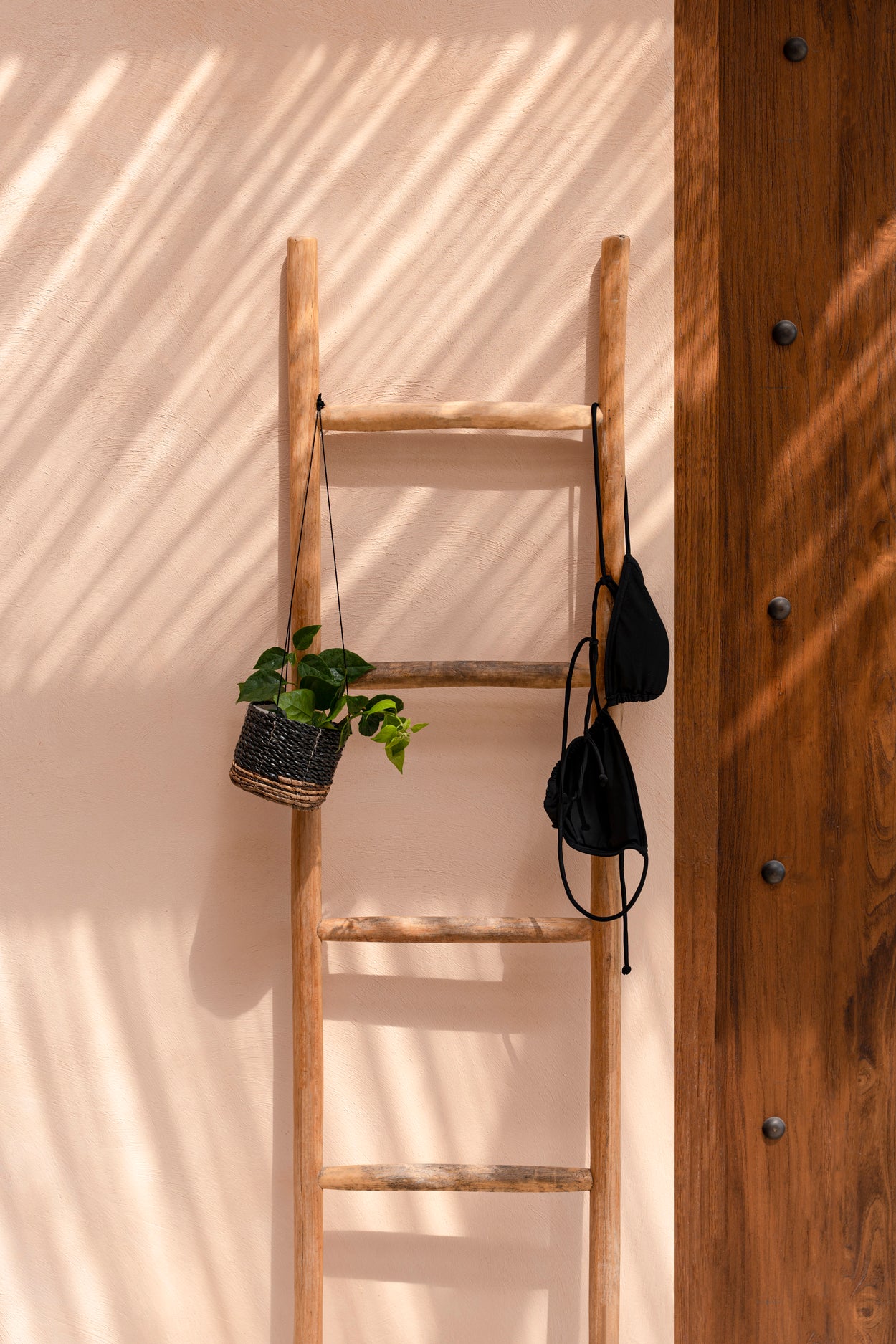 Bazar Bizar - De Banana Leaf Planthanger - Naturel Zwart