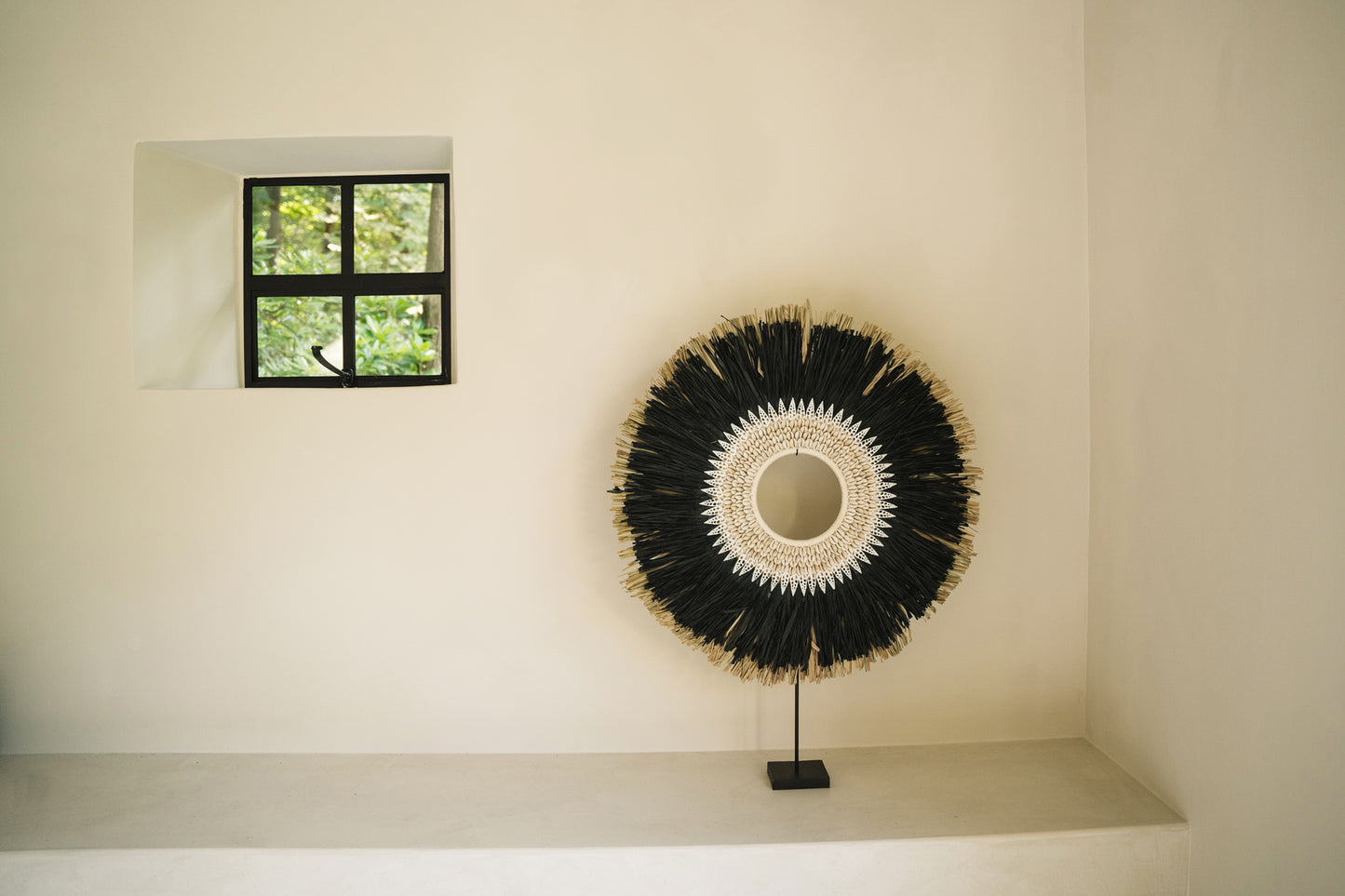 Bazar Bizar De Mojo Raffia op Stand - Decoratie - Zwart Naturel