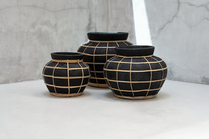 Bazar Bizar - De Belly Vaas - Zwart Naturel - S