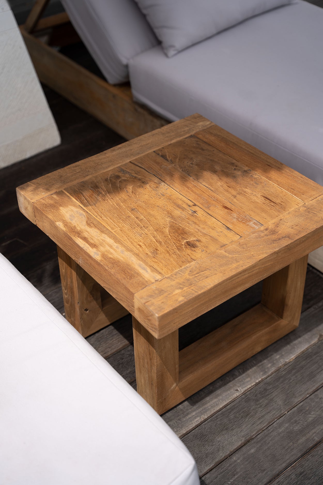 Bazar Bizar De Reclaimed Teak Bijzettafel - Naturel