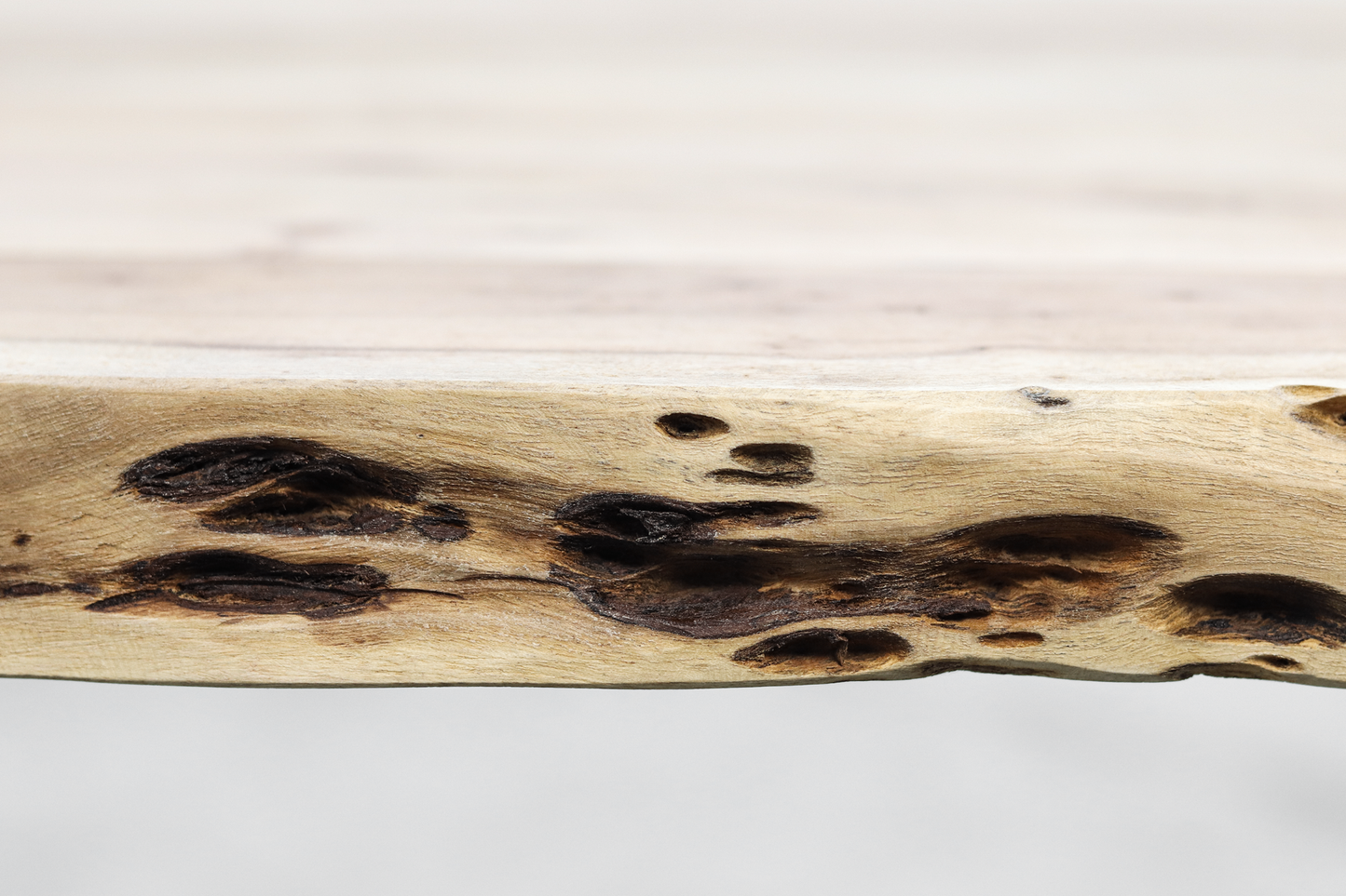 HSM Collection-Rechthoekige Eettafel Soho-260x100x73-Naturel/Zwart-Acacia/Metaal